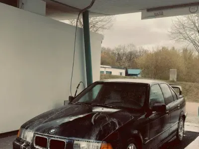 Gebraucht BMW 320 M Sport 150 PS (110 kW) 1994 Blau Limousine