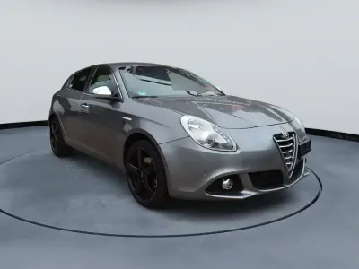 Gebraucht Alfa Romeo Giulietta Turismo 175 PS (128 kW) 2016 Grau Kleinwagen