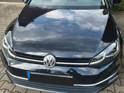 Gebraucht VW Golf VII Highline 150 PS (110 kW) 2020 Schwarz Kombi