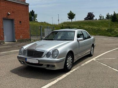 Mercedes E220