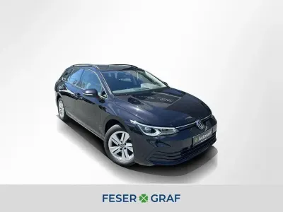Gebraucht VW Golf VIII Life 150 PS (110 kW) 2023 Deep black perleffekt Kombi