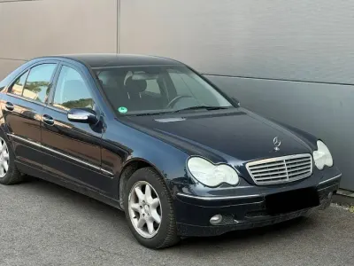 Gebraucht Mercedes C240 Elegance 170 PS (125 kW) 2001 Blau Limousine