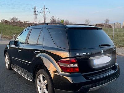 Second-hand Mercedes ML320 224 CP (164 kW) 2007 Negru SUV
