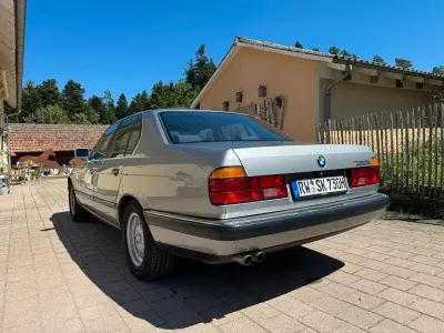 Gebraucht BMW 730 188 PS (138 kW) 1988 Silber Limousine