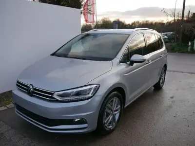 Neu VW Touran Comfortline 150 PS (110 kW) 2026 Silber Van / Kleinbus