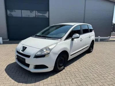 Gebraucht Peugeot 5008 Access 114 PS (83 kW) 2013 Weiß Van / Kleinbus