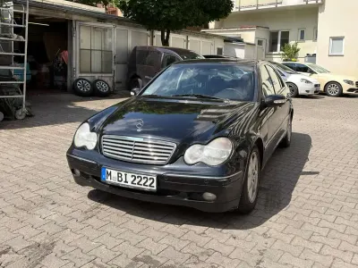 Używany Mercedes C320 Elegance 218 KM (160 kW) 2000 Czarny Sedan/Limuzyna