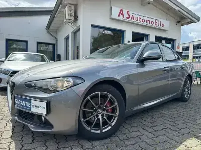 Gebraucht Alfa Romeo Giulia 160 PS (117 kW) 2020 Grigio stromboli, metallic Limousine