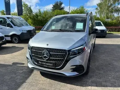 Gebraucht Mercedes V300 AMG 237 PS (174 kW) 2025 Silber Van / Kleinbus