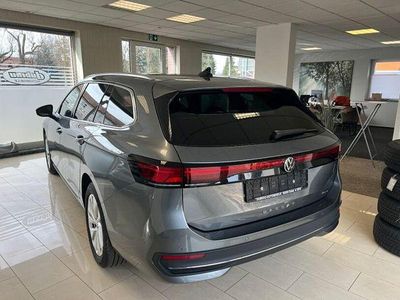 Gebraucht VW Passat 193 PS (141 kW) 2024 Grau Kombi