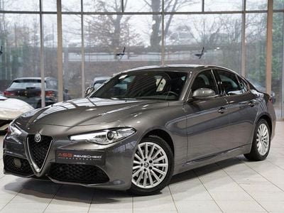 Grau Gebraucht 2022 Alfa Romeo Giulia Limousine | 27.900 €