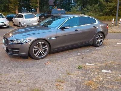 Gebraucht Jaguar XE Prestige 179 PS (131 kW) 2016 Grau Limousine