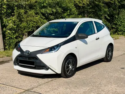 Gebraucht Toyota Aygo 69 PS (50 kW) 2015 Weiß Kleinwagen