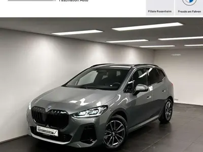 Gebraucht BMW 230e Active Tourer M Sport 326 PS (239 kW) 2025 Skyscraper grau Van / Kleinbus