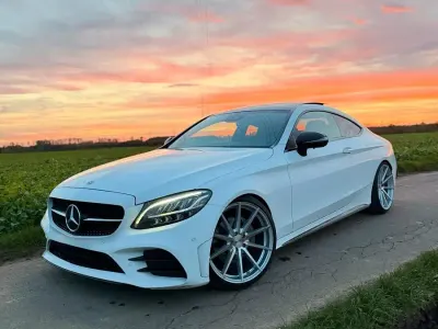 Używany Mercedes C43 AMG 156 KM (114 kW) 2022 Biały Coupe