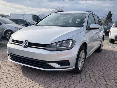 Gebraucht VW Golf VII Trendline 116 PS (85 kW) 2018 Reflexsilber metallic Kombi