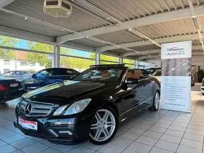 Używany Mercedes E250 AMG line 204 KM (150 kW) 2010 Czarny Kabriolet