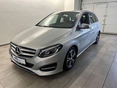 Usata Mercedes B180 122 CV (89 kW) 2015 Argento Monovolume