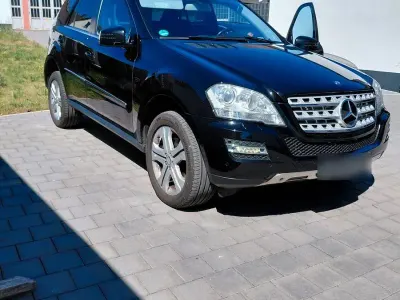 Gebraucht Mercedes ML350 272 PS (200 kW) 2010 Schwarz SUV