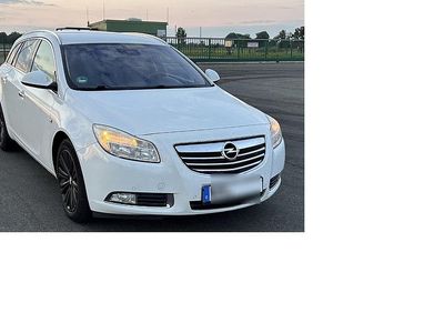 Gebraucht Opel Insignia 160 PS (117 kW) 2012 Weiß Kombi