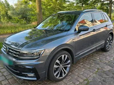Gebraucht VW Tiguan R-line 190 PS (139 kW) 2019 Grau SUV