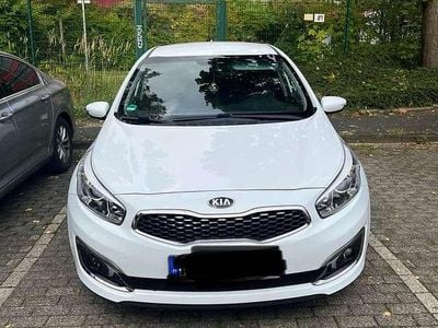 Gebraucht Kia Ceed 120 PS (88 kW) 2009 Weiß Kleinwagen