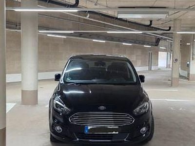 Gebraucht Ford S-MAX Titanium 180 PS (132 kW) 2017 Schwarz Van / Kleinbus