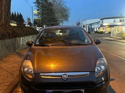 Grau Gebraucht 2011 Fiat Punto Evo Kleinwagen | 3.400 € (Fairer Preis)