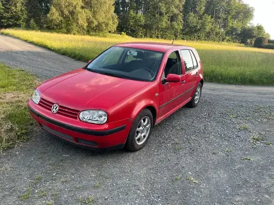 Gebraucht VW Golf IV 75 PS (55 kW) 2002 Rot Kleinwagen