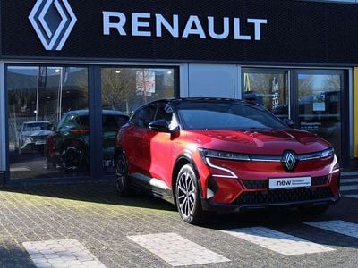 Gebraucht Renault Megane E-Tech Iconic 160 kW (218 PS) 2022 Rot nnp + schwarz gne Kleinwagen