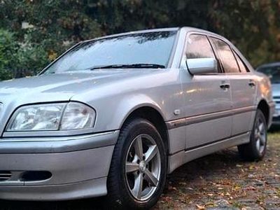 Mercedes C180