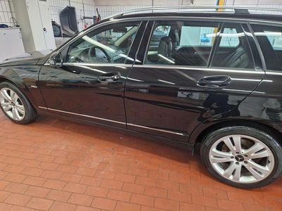 Usata Mercedes C180 156 CV (114 kW) 2010 Nero Station wagon