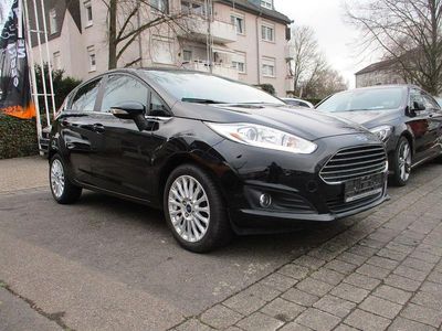 Schwarz Gebraucht 2015 Ford Fiesta Titanium Limousine | 7.999 € (Fairer Preis)