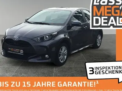 Gebraucht Toyota Yaris Hybrid Comfort 116 PS (85 kW) 2025 Grau Limousine