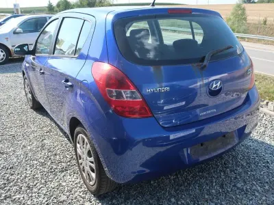 Gebraucht Hyundai i20 Comfort 101 PS (74 kW) 2009 Blau Kleinwagen
