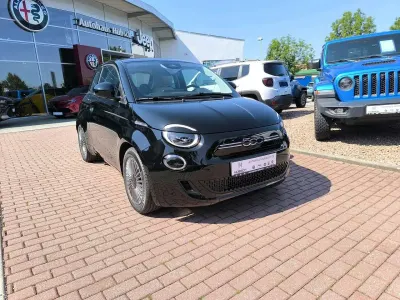Neu Fiat 500 Icon 65 PS (47 kW) 2026 Onyx schwarz Limousine