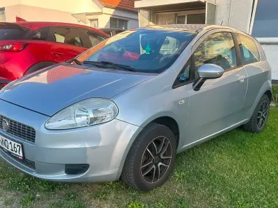 Gebraucht Fiat Punto 77 PS (56 kW) 2009 Grau Kleinwagen