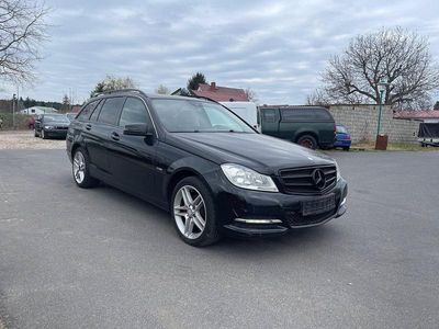 Gebraucht Mercedes C180 Elegance 120 PS (88 kW) 2011 Obsidianschwarz  metalliclack Kombi