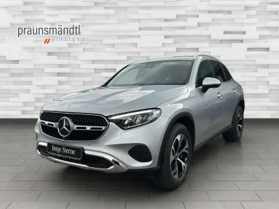 Gebraucht Mercedes GLC300e Avantgarde 333 PS (244 kW) 2025 Silber SUV