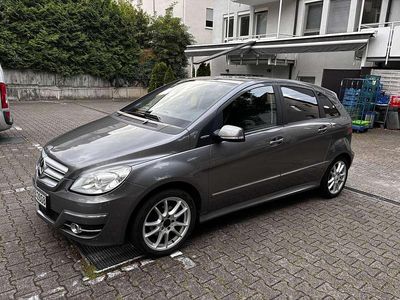 Mercedes B180