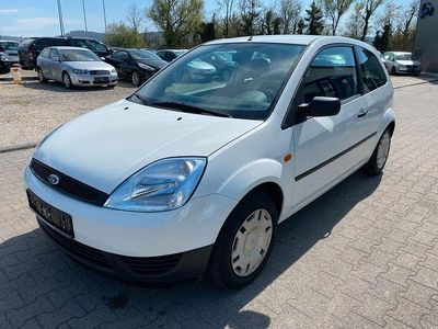 Gebraucht Ford Fiesta Ambiente 80 PS (58 kW) 2005 Weiß Kleinwagen