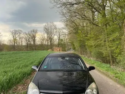 Gebraucht Opel Astra 116 PS (85 kW) 2009 Schwarz Limousine