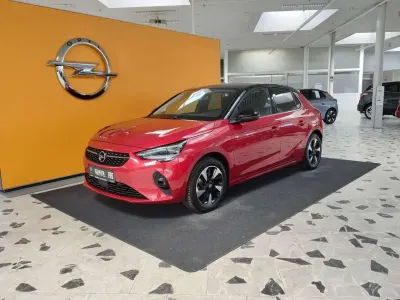 Usata Opel Corsa-e Elegance 100 kW (136 CV) 2022 Rosso Utilitaria