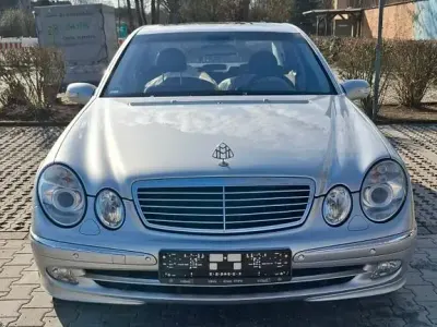 Gebraucht Mercedes E320 Avantgarde 224 PS (164 kW) 2002 Silber Limousine