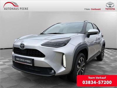 Neu Toyota Yaris Cross 131 PS (96 kW) 2026 Silber SUV