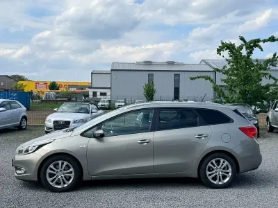 Gebraucht Kia Ceed Sportswagon 135 PS (99 kW) 2015 Silber Kombi