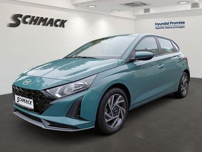 Gebraucht Hyundai i20 Trend 101 PS (74 kW) 2024 Grün Limousine