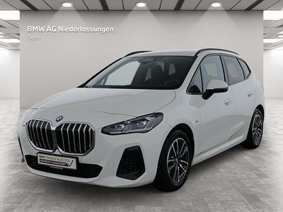 Weiß Gebraucht 2024 BMW 220 Active Tourer Comfort Edition Van / Kleinbus | 32.900 € (Guter Preis)