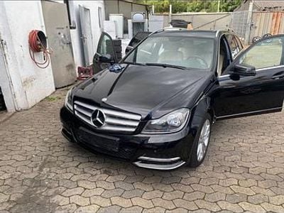 Usata Mercedes C180 Avantgarde 156 CV (114 kW) 2012 Nero Station wagon