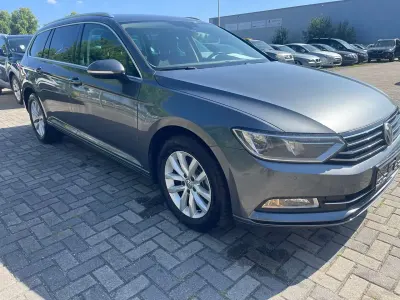 Gebraucht VW Passat Comfortline 120 PS (88 kW) 2015 Indiumgrau metallic Kombi